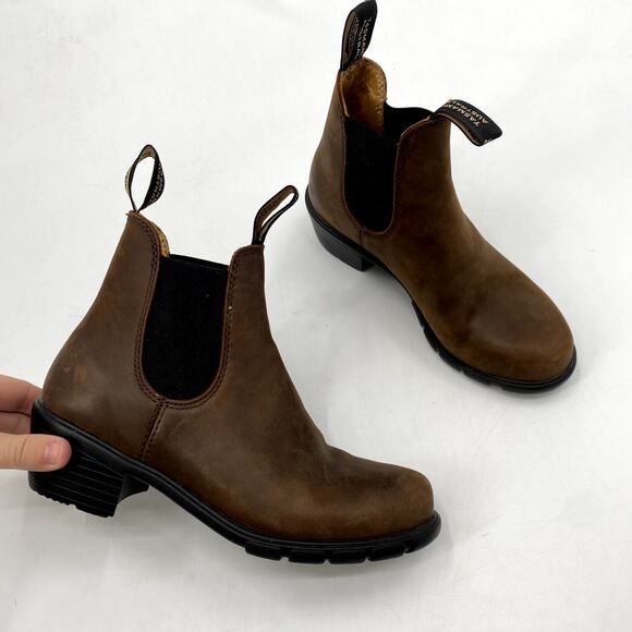 Blundstone Heel Brown Chelsea Boots - Picture 4 of 9